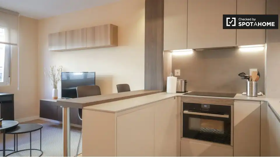 Küche von Wohnung zur Miete in Madrid mit Klimaanlage, Heizung und Möbliert