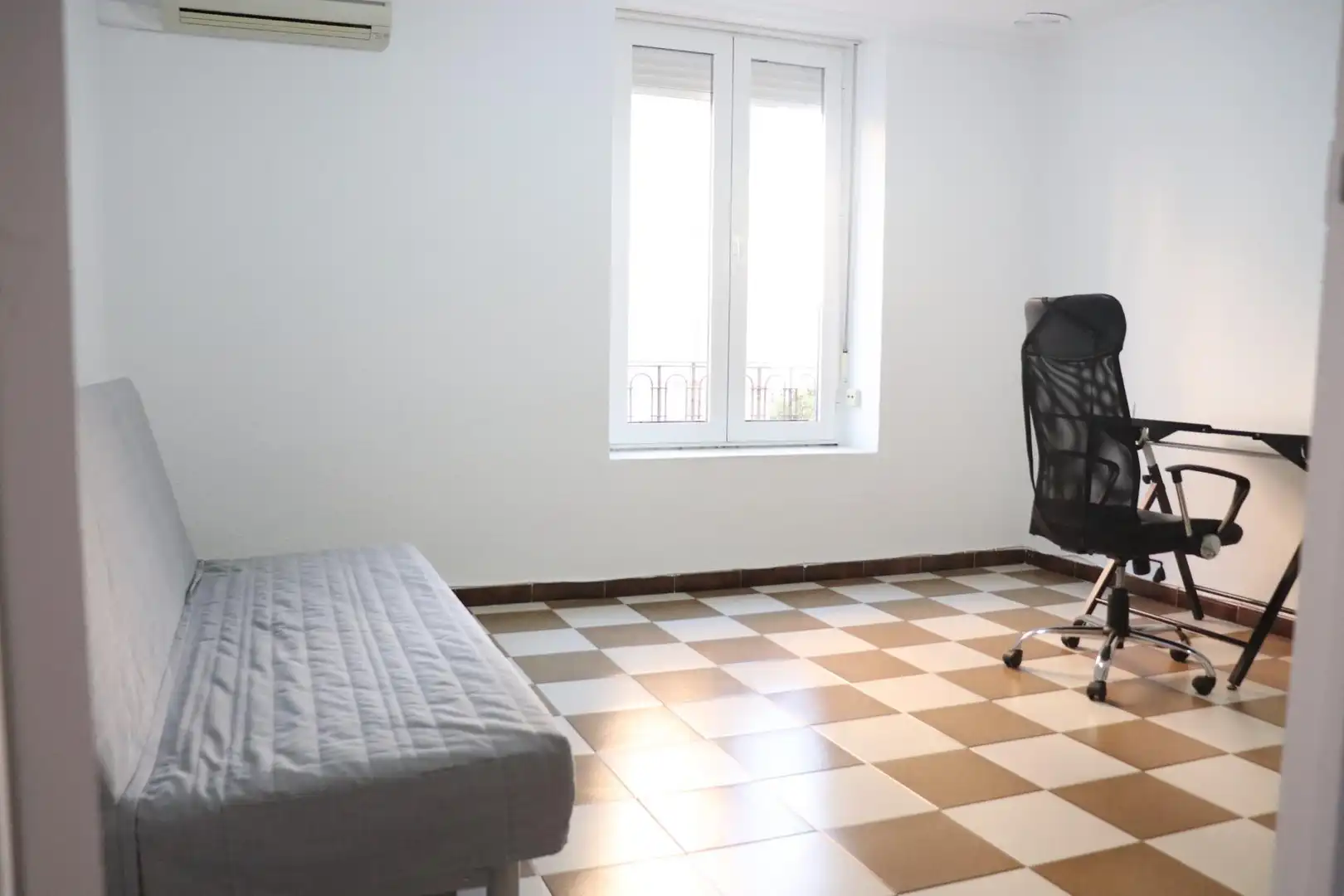 Flat for rent in Carrer Francisco Alemañ Perez, Altabix