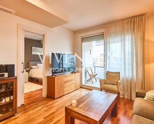 Living room of Flat for sale in  Barcelona Capital  with Air Conditioner, Heating and Parquet flooring