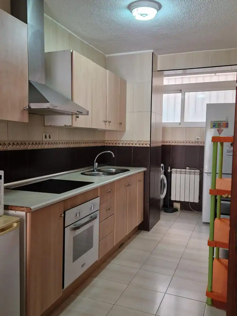 Cocina de Piso para compartir en Granada con Calefacción, Terraza y Amueblado