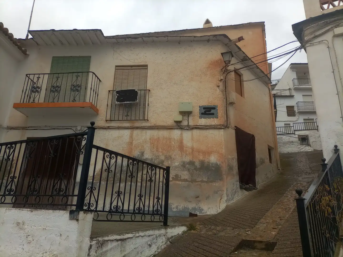 Vista exterior de Casa o xalet en venda en Cástaras amb Moblat i Balcó