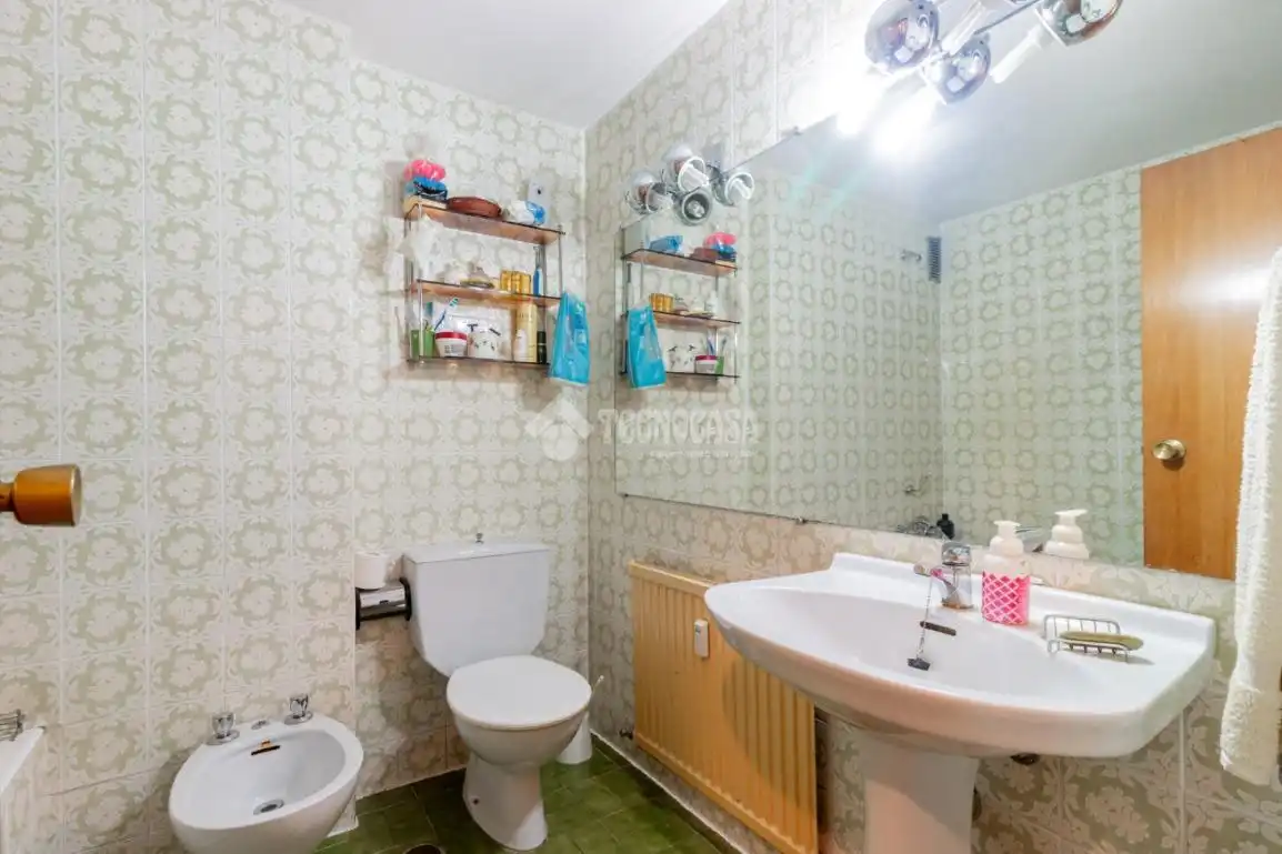 Baño de Piso en venta en Madrid con Calefacción, Parquet y Terraza
