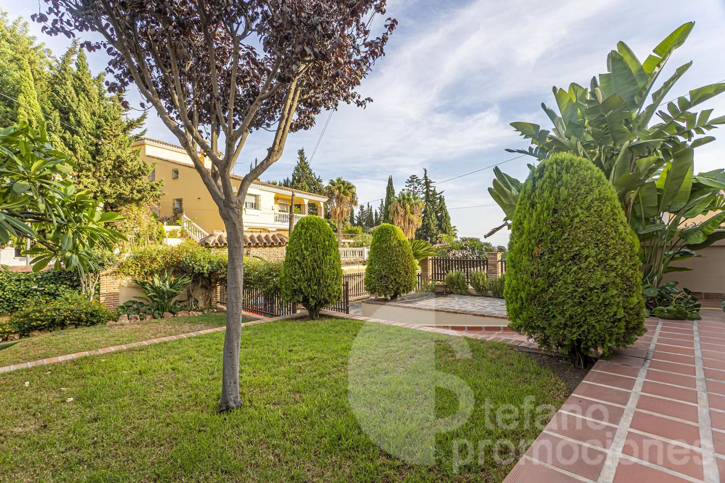 Jardí de Casa o xalet en venda en Rincón de la Victoria amb Aire condicionat, Jardí privat i Terrassa