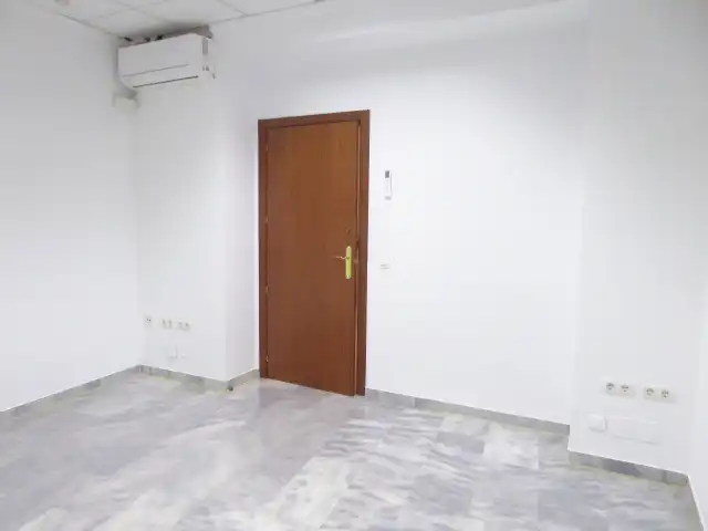 Ufficio con ascensore in affitto a Calle Marín García 6, imagen 5