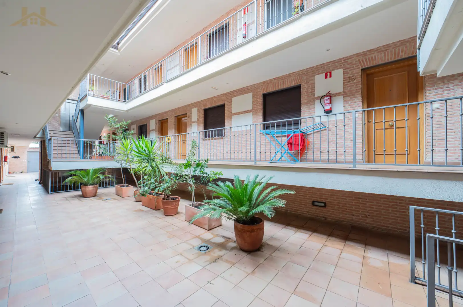 Vista exterior de Piso en venta en Villa del Prado con Balcón
