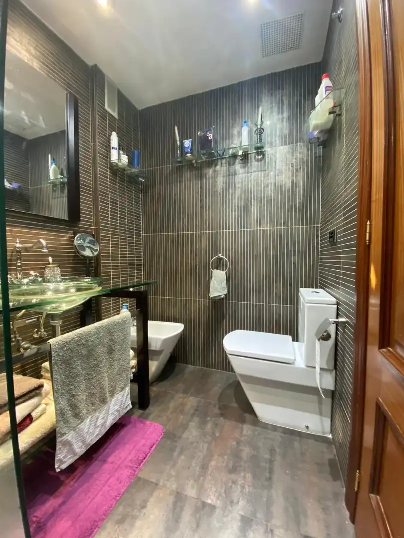 Baño de Dúplex en venta en Palencia con Calefacción y Parquet
