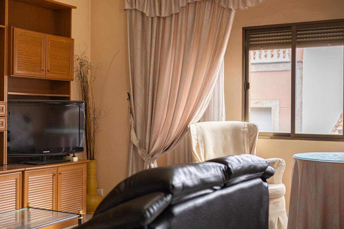 Sala d'estar de Casa o xalet en venda en Valdepeñas amb Aire condicionat, Terrassa i Traster