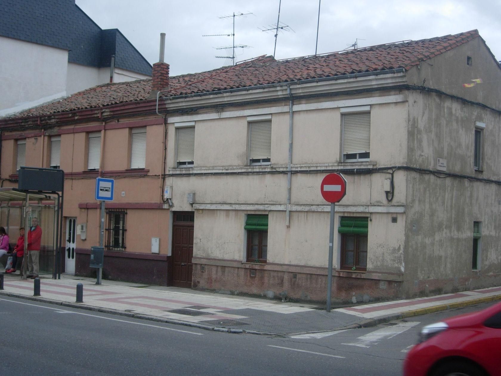 Exterior view of Building for sale in San Andrés del Rabanedo