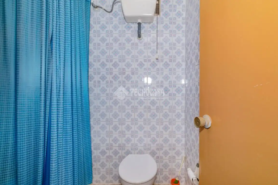 Baño de Piso en venta en Lucena con Aire acondicionado y Amueblado