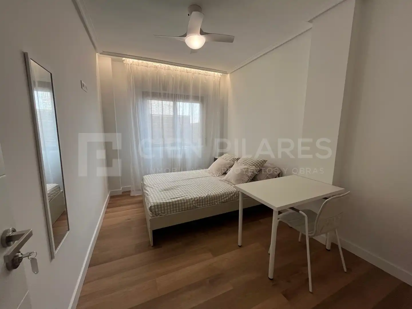 Room in C/ SAN ANTON, Gran Via