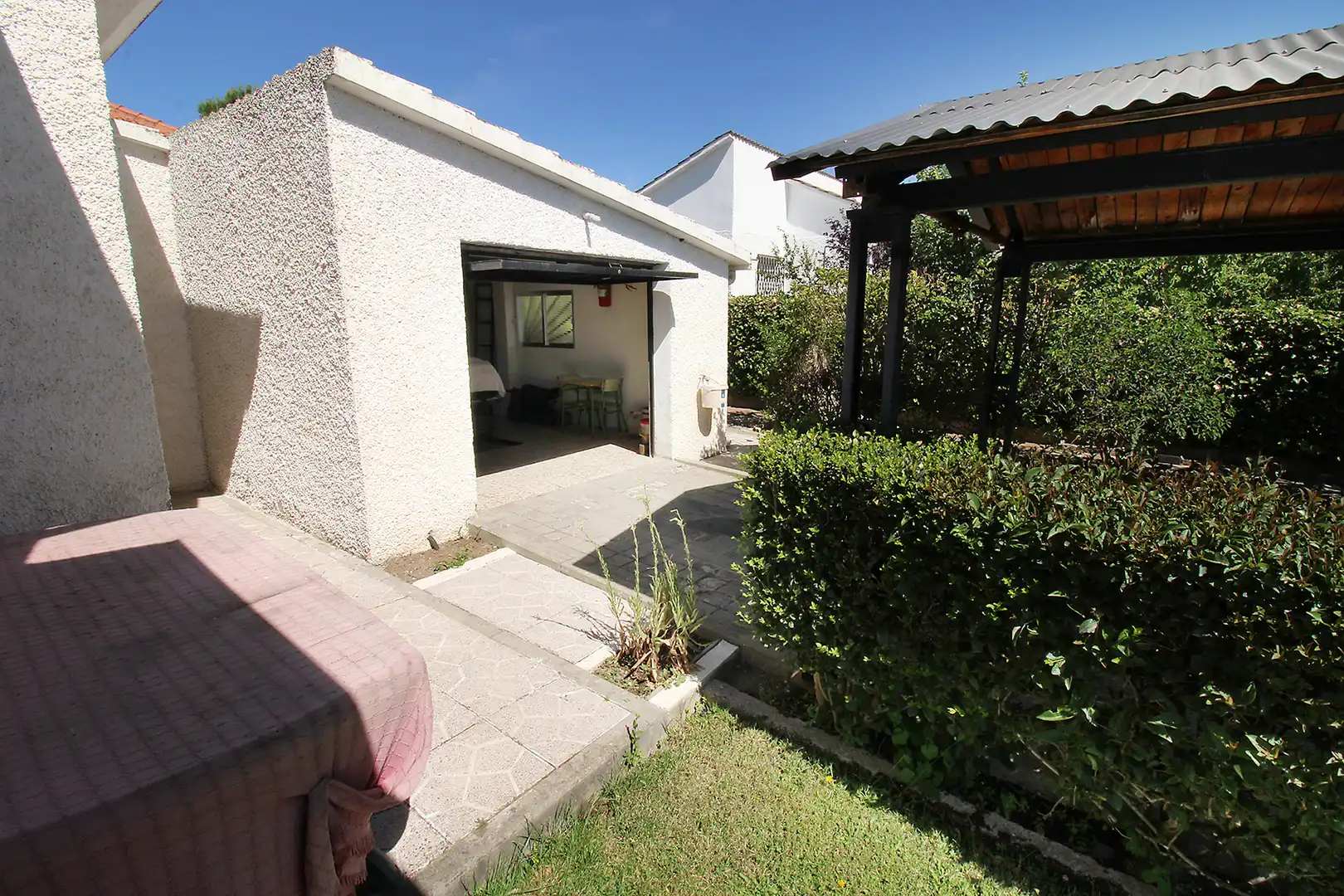 Garten von Einfamilien-Reihenhaus zum Verkauf in Torremocha de Jarama mit Heizung, Privatgarten und Internet