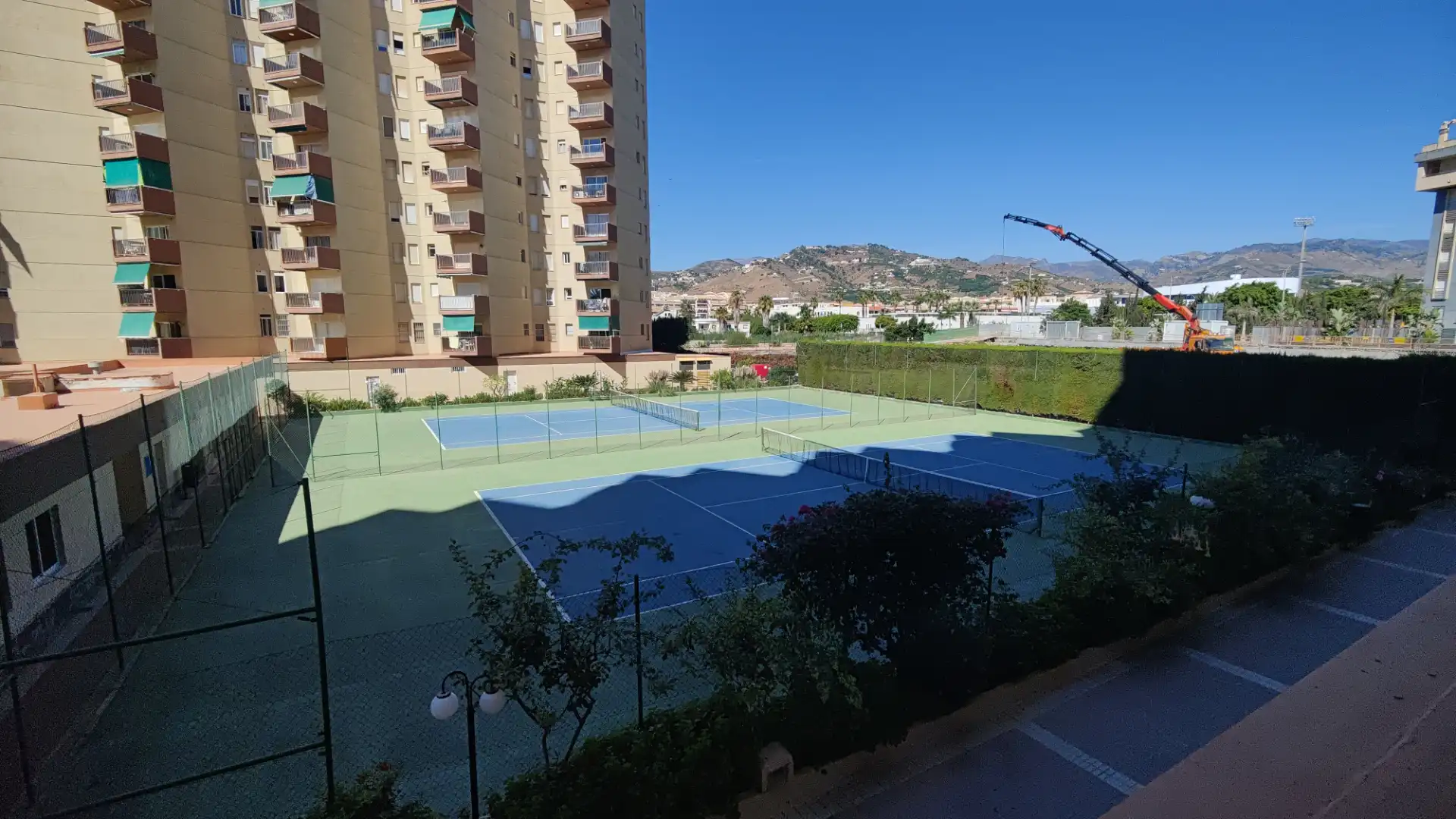Aparcament de Apartament en venda en Almuñécar amb Aire condicionat, Calefacció i Jardí privat