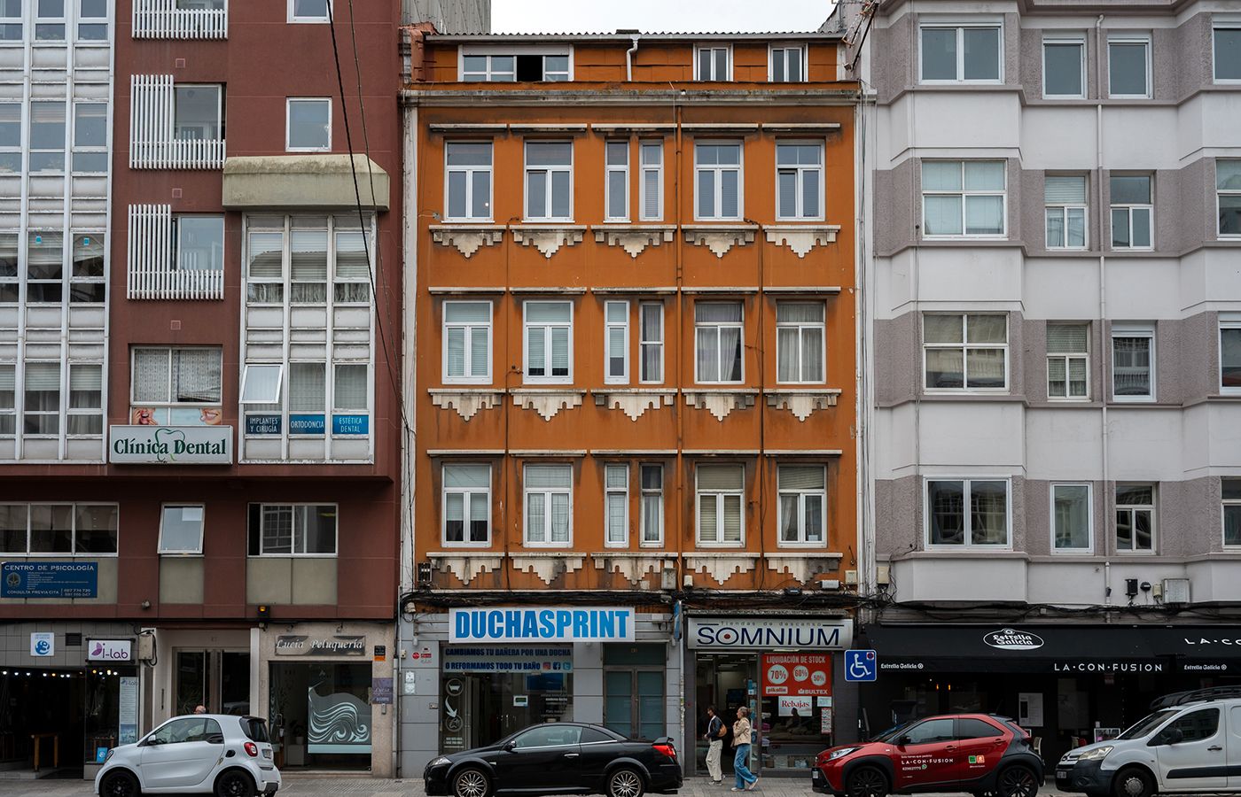 Vista exterior de Pis en venda en A Coruña Capital  amb Calefacció, Parquet i Forn