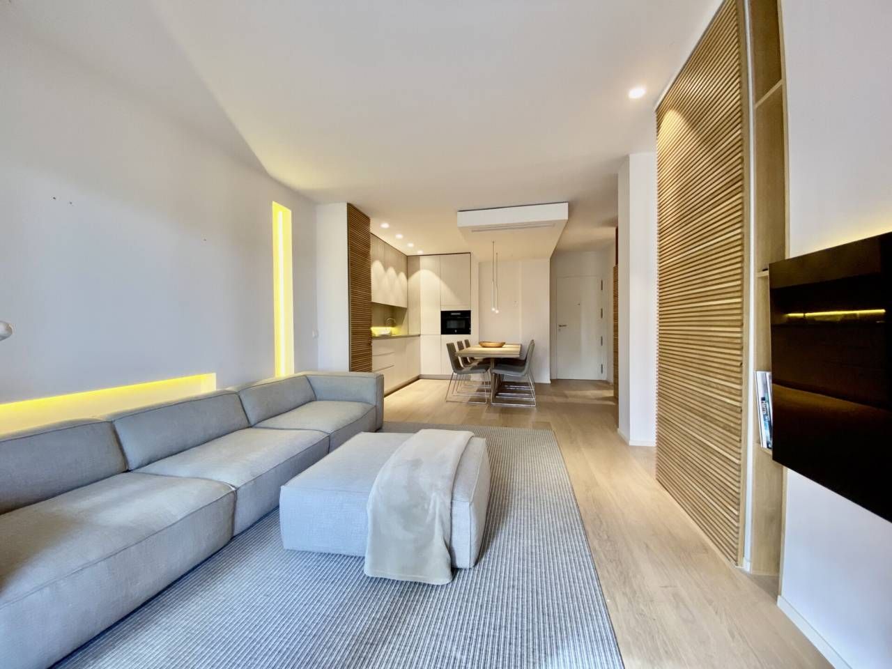 Living room of Flat to rent in Calvià  with Air Conditioner, Heating and Parquet flooring