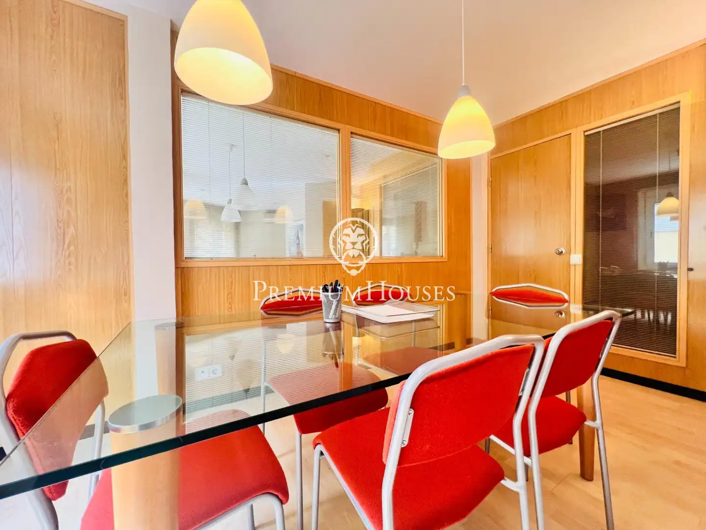 Comedor de Oficina de alquiler en Castelldefels con Aire acondicionado, Calefacción y Trastero