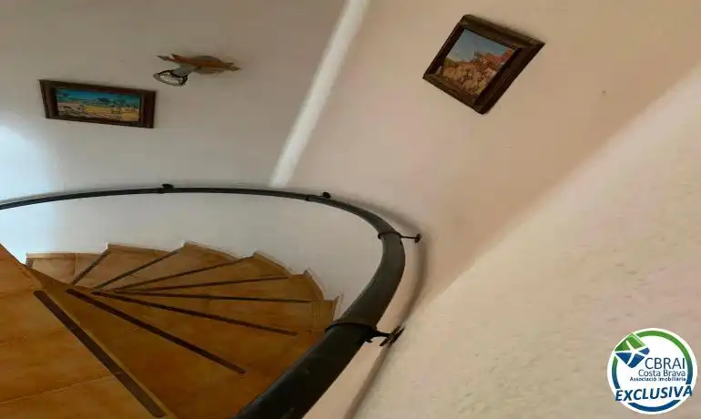 Casa adosada en venda en Empuriabrava amb Traster i Moblat