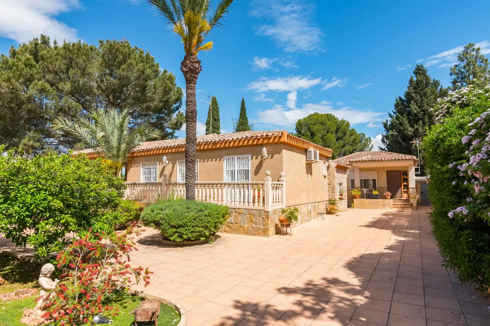 Vista exterior de Casa o xalet en venda en Molina de Segura amb Aire condicionat, Calefacció i Jardí privat