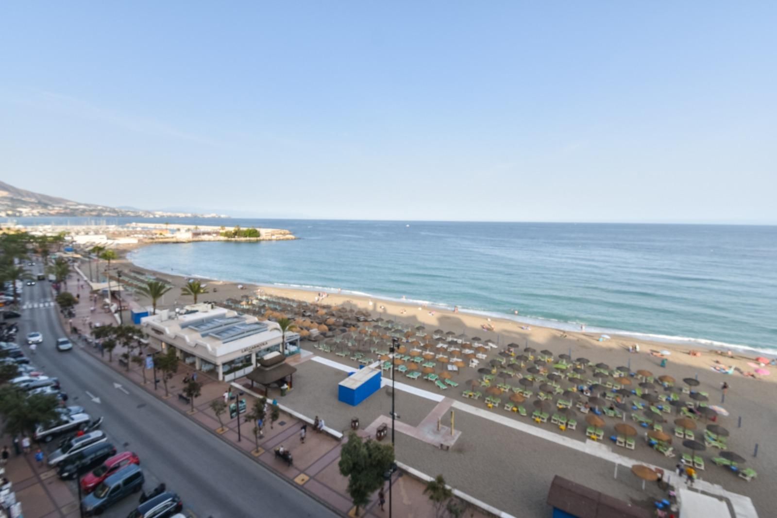 Dormitori de Pis de lloguer en Fuengirola amb Aire condicionat, Calefacció i Terrassa