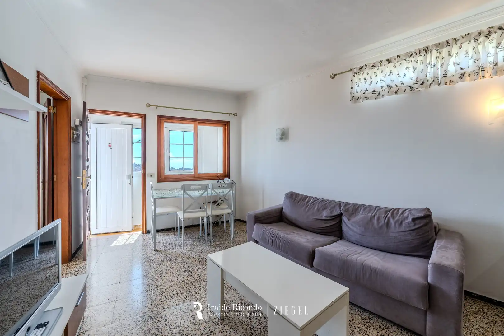 Living room of Houses for sale in Santa Brígida  with Air Conditioner, Private garden and Terrace