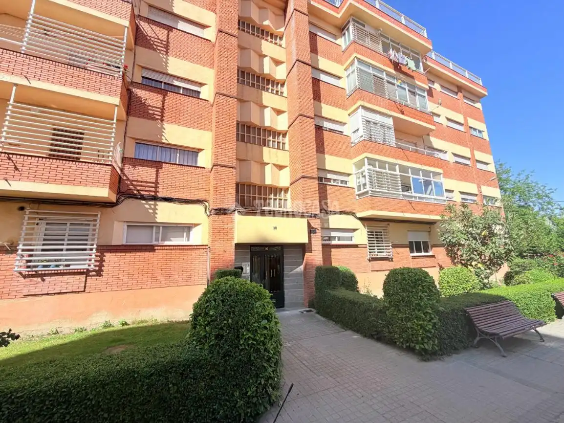 Vista exterior de Pis en venda en Segovia amb Calefacció
