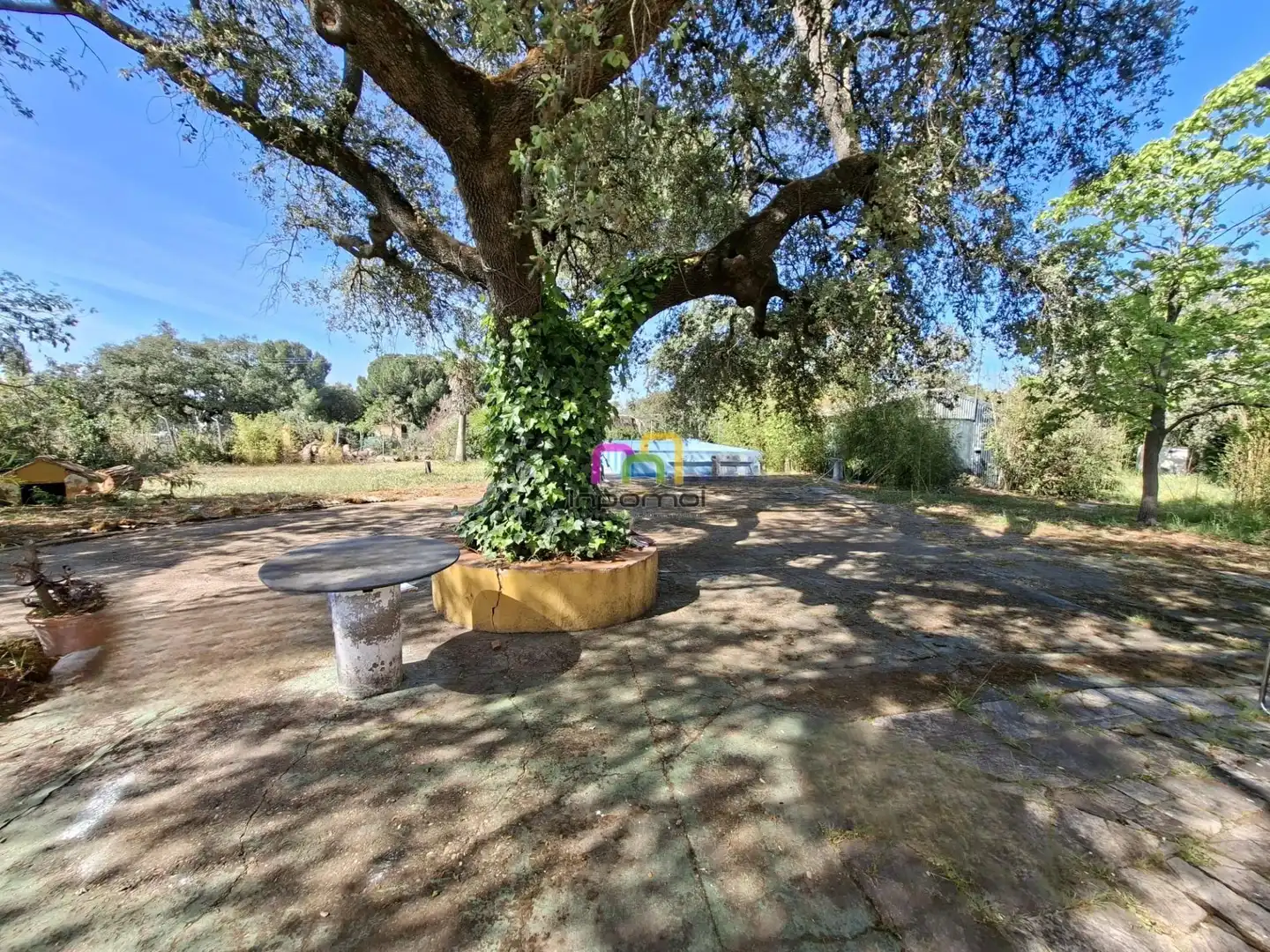 Außenansicht von Country house zum Verkauf in Badajoz mit Terrasse, Abstellraum und Schwimmbad
