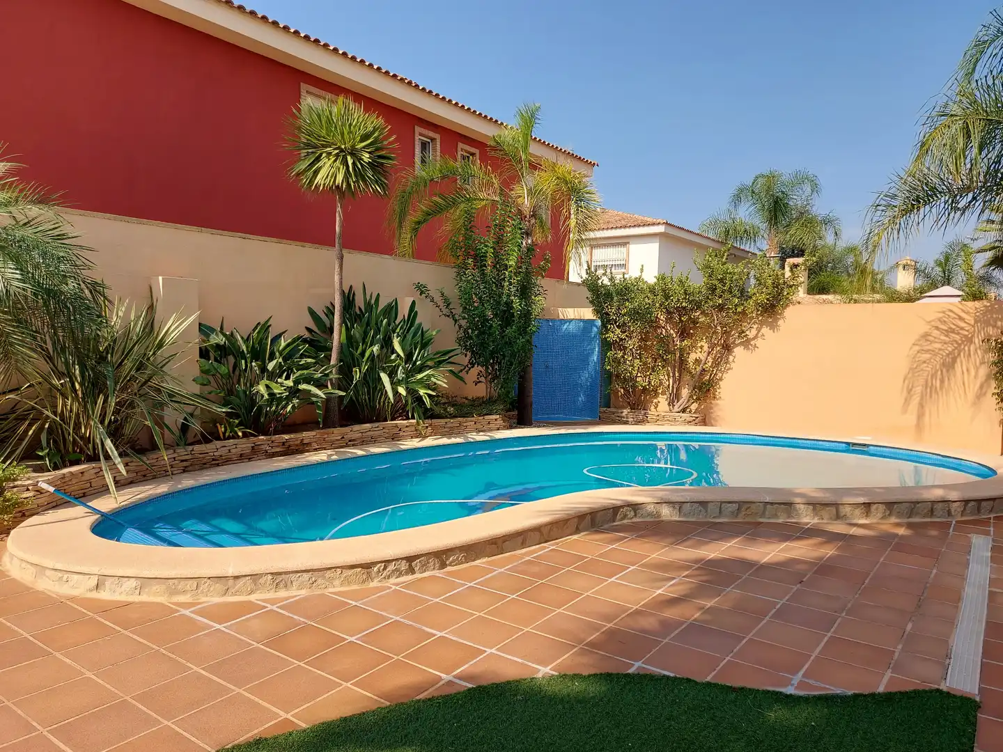 Piscina de Casa o xalet en venda en La Pobla de Vallbona amb Aire condicionat, Calefacció i Jardí privat