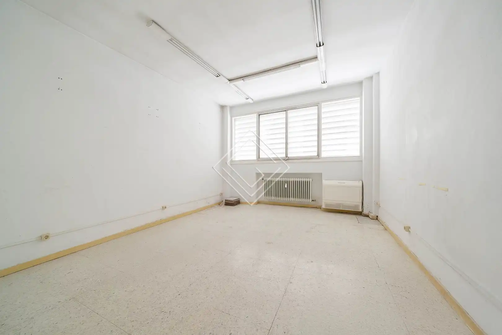 Flat for sale in Madrid  with Air Conditioner, Heating and Terrace