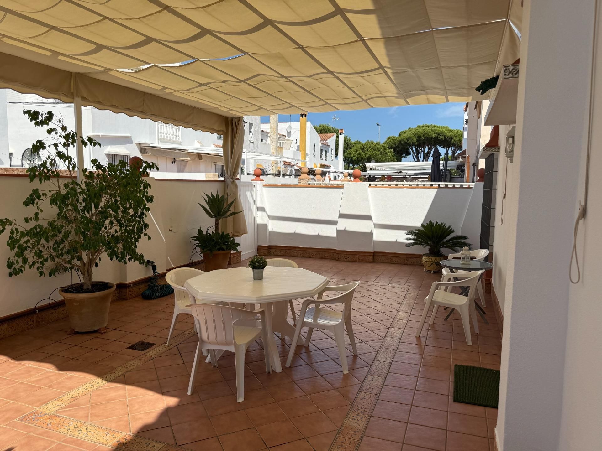 Terrace of Single-family semi-detached for sale in Chiclana de la Frontera  with Air Conditioner, Heating and Private garden