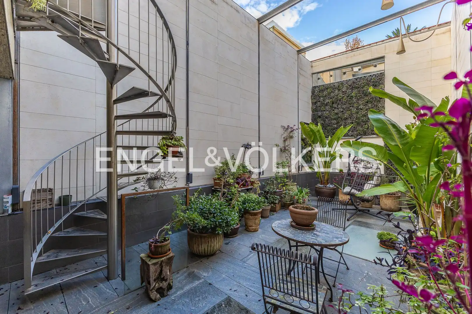 Terrassa de Casa o xalet en venda en Terrassa amb Aire condicionat, Calefacció i Jardí privat