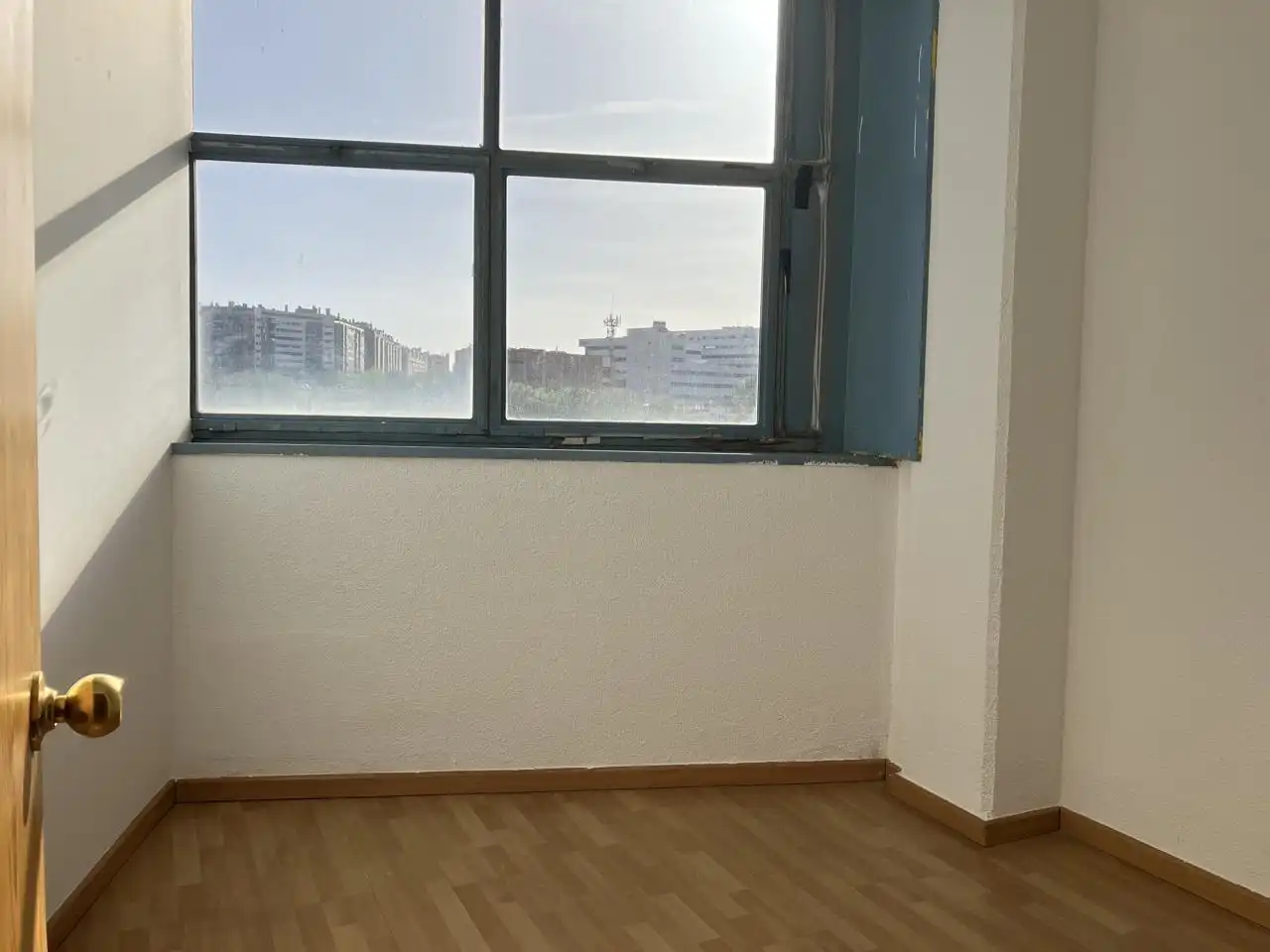 Habitación de Nave industrial en venta en Madrid