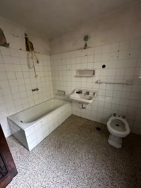 Bany de Casa adosada en venda en Pravia amb Calefacció, Jardí privat i Terrassa
