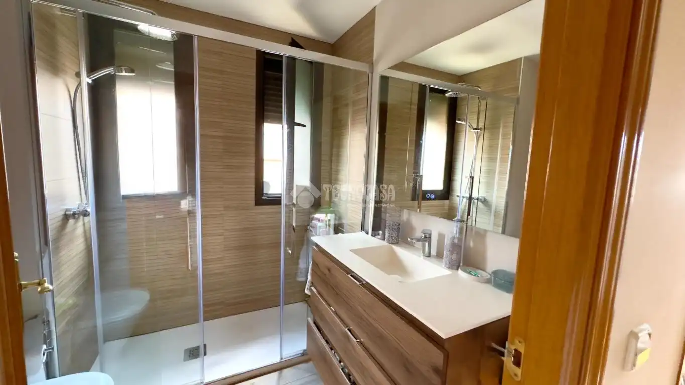 Baño de Piso en venta en Boadilla del Monte con Calefacción
