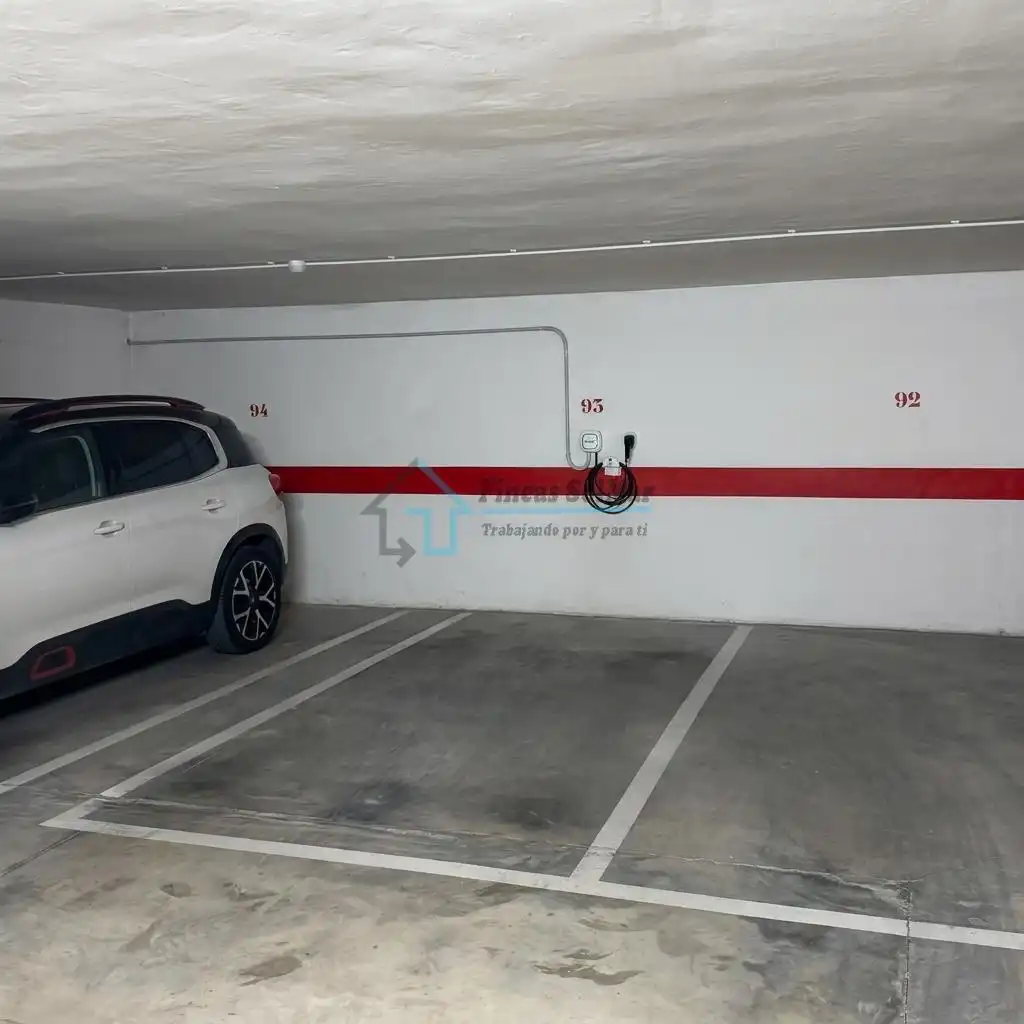 Aparcament de Apartament en venda en Castellón de la Plana / Castelló de la Plana amb Aire condicionat, Calefacció i Parquet
