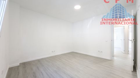 Foto 2 de Piso en venta en San Fermín, Madrid Capital