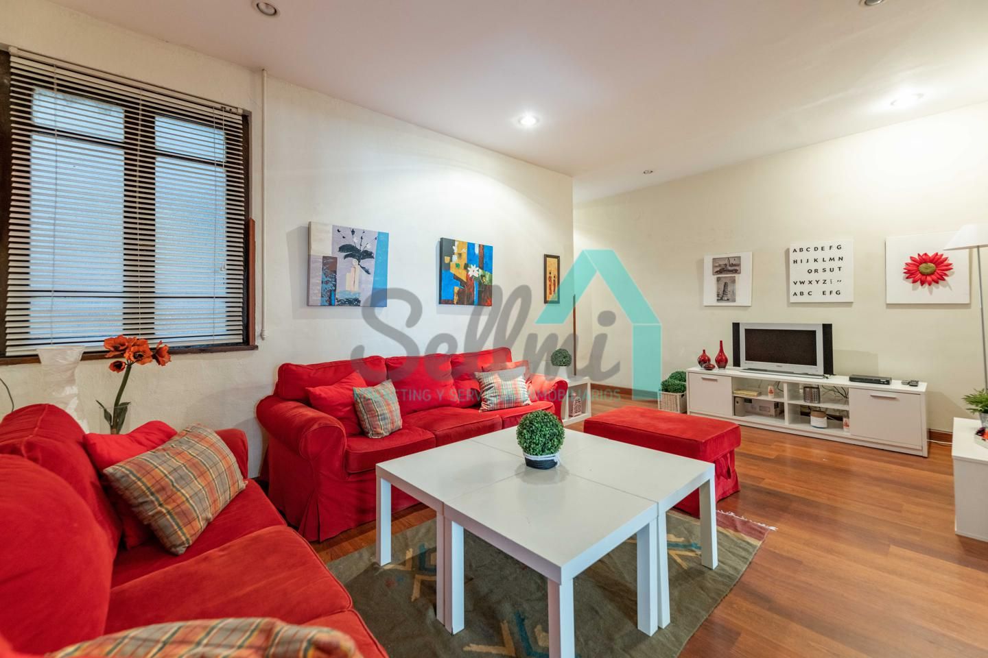 Living room of Flat to rent in Oviedo   with Heating, Furnished and Balcony