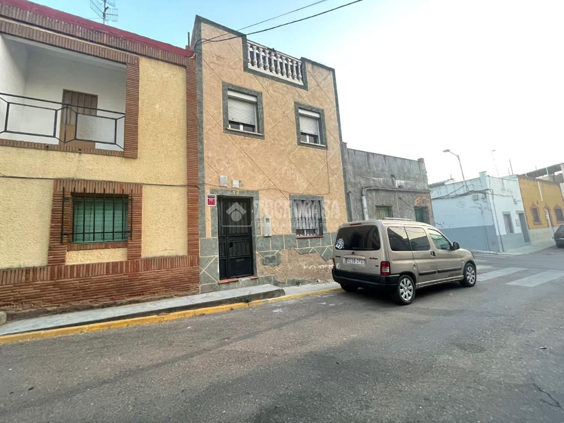Vista exterior de Casa o xalet en venda en Badajoz Capital