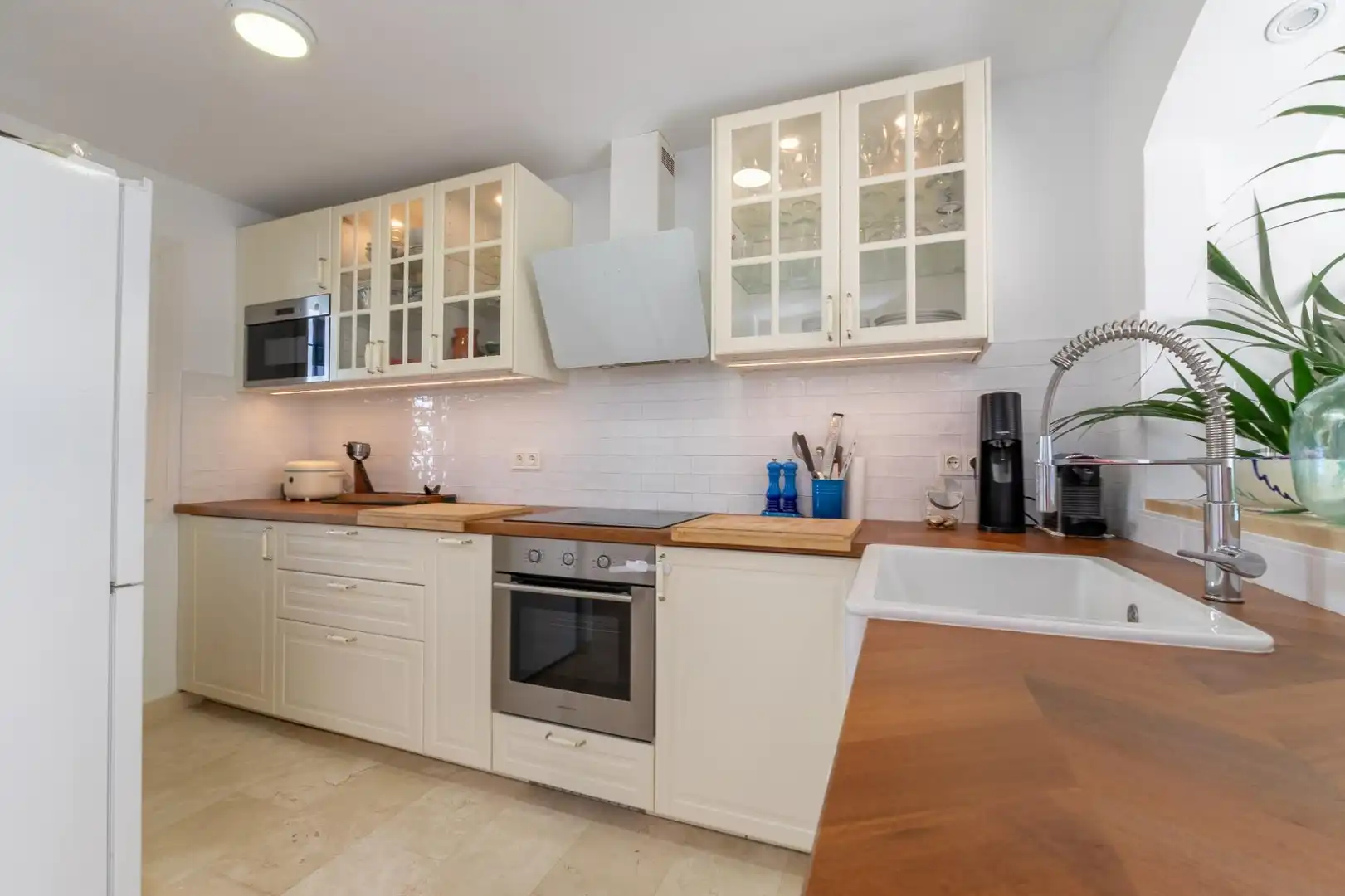 Kitchen of Detached homes for sale in Mijas