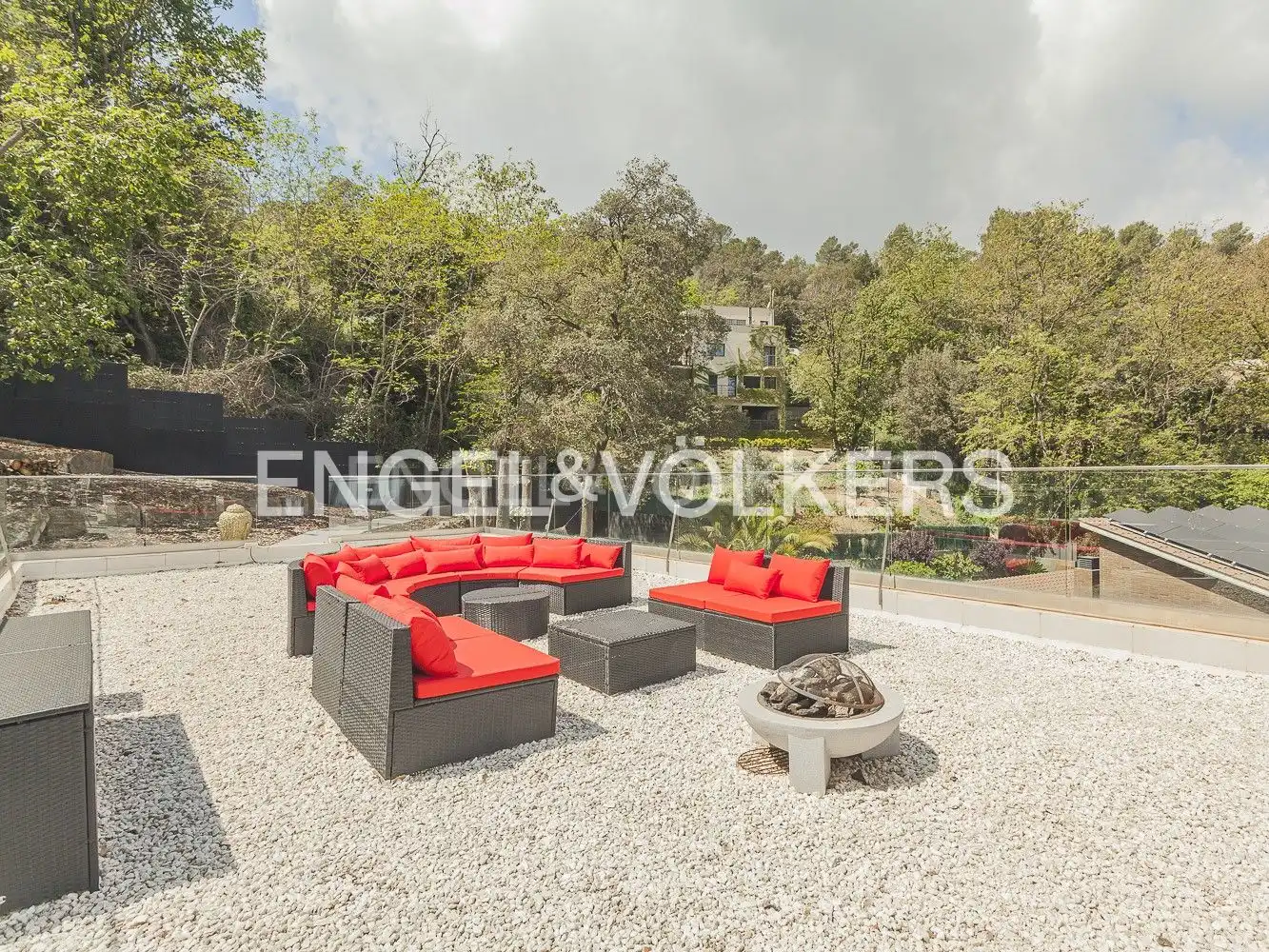 Terrassa de Casa o xalet en venda en Sant Cugat del Vallès amb Calefacció, Jardí privat i Parquet
