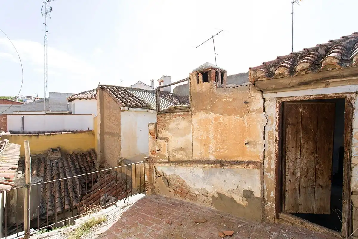 Vista exterior de Edificio en venta en Guadix