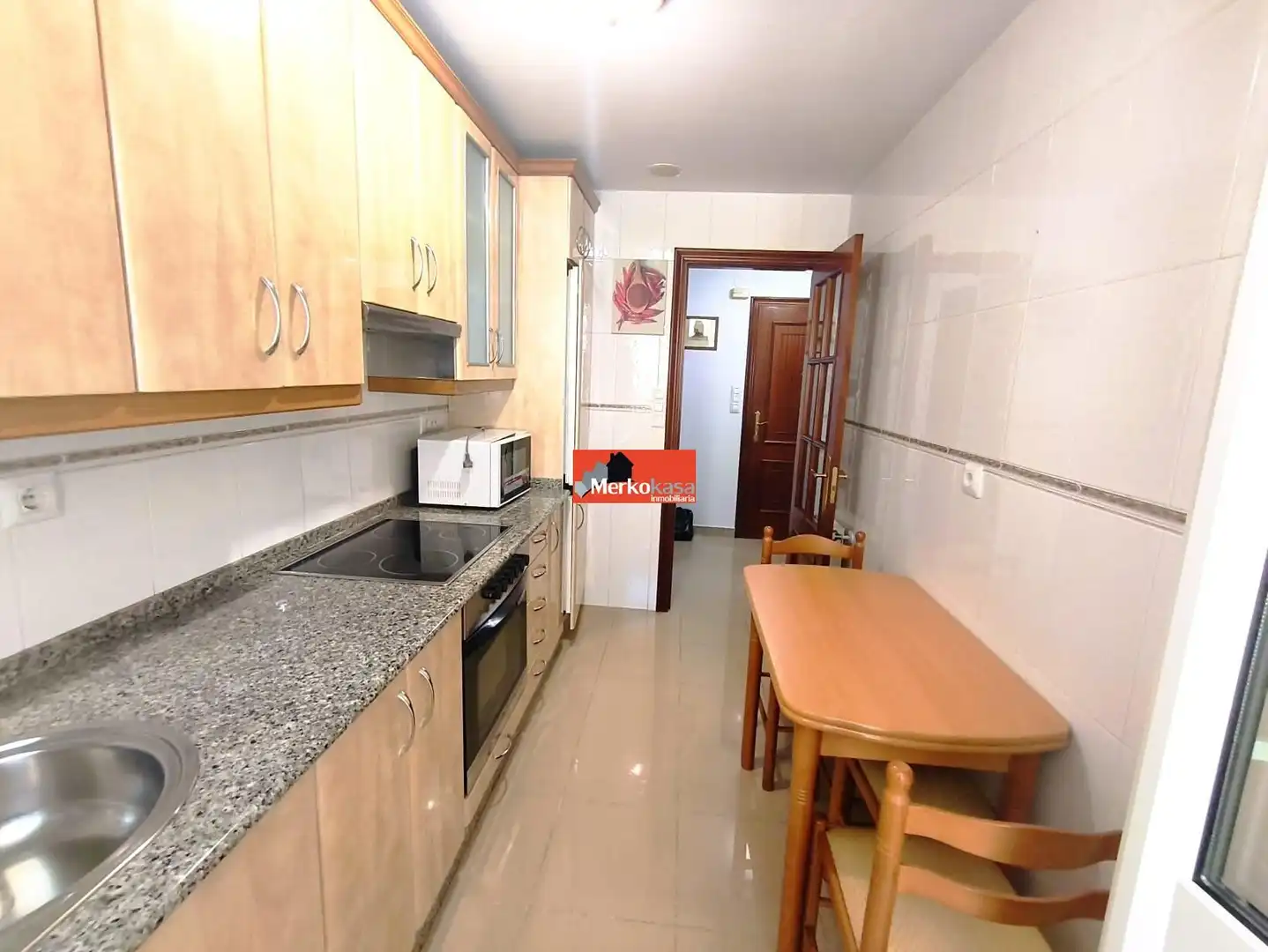 Cuina de Apartament de lloguer en Lugo amb Calefacció i Moblat