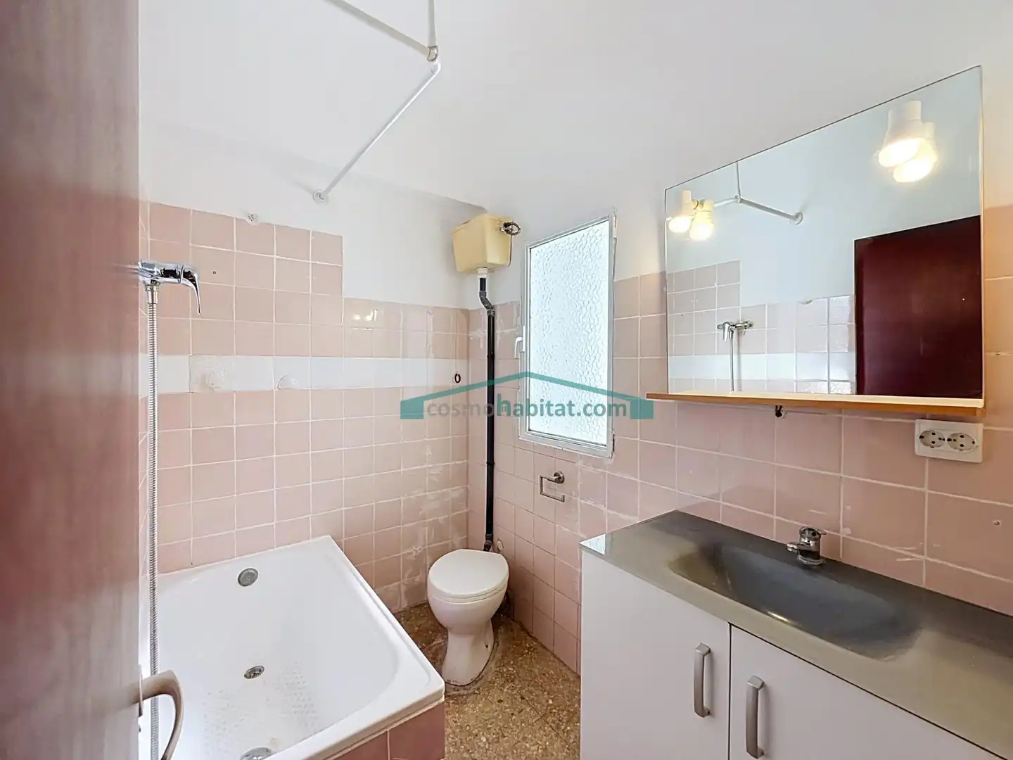 Bathroom of Flat for sale in Aldaia  with Balcony