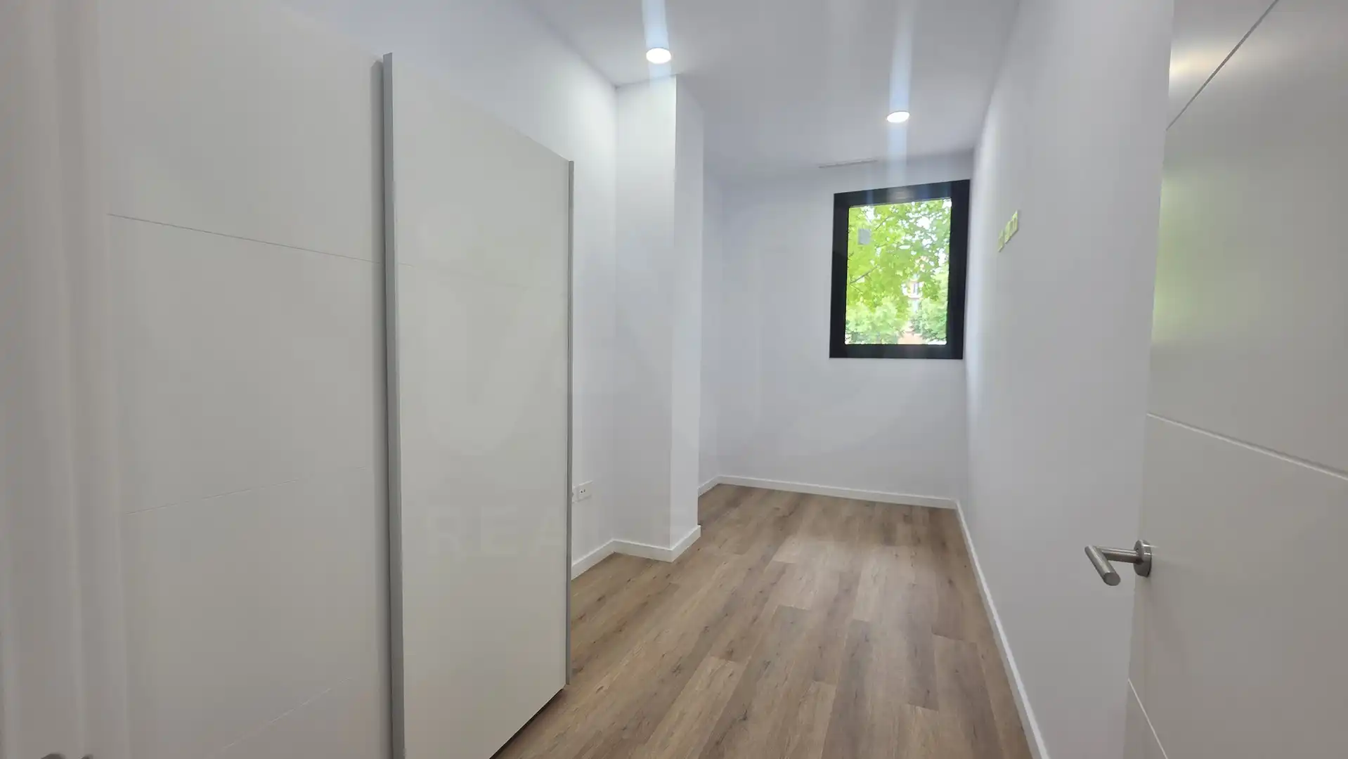 Flat for sale in Girona  with Air Conditioner, Heating and Terrace