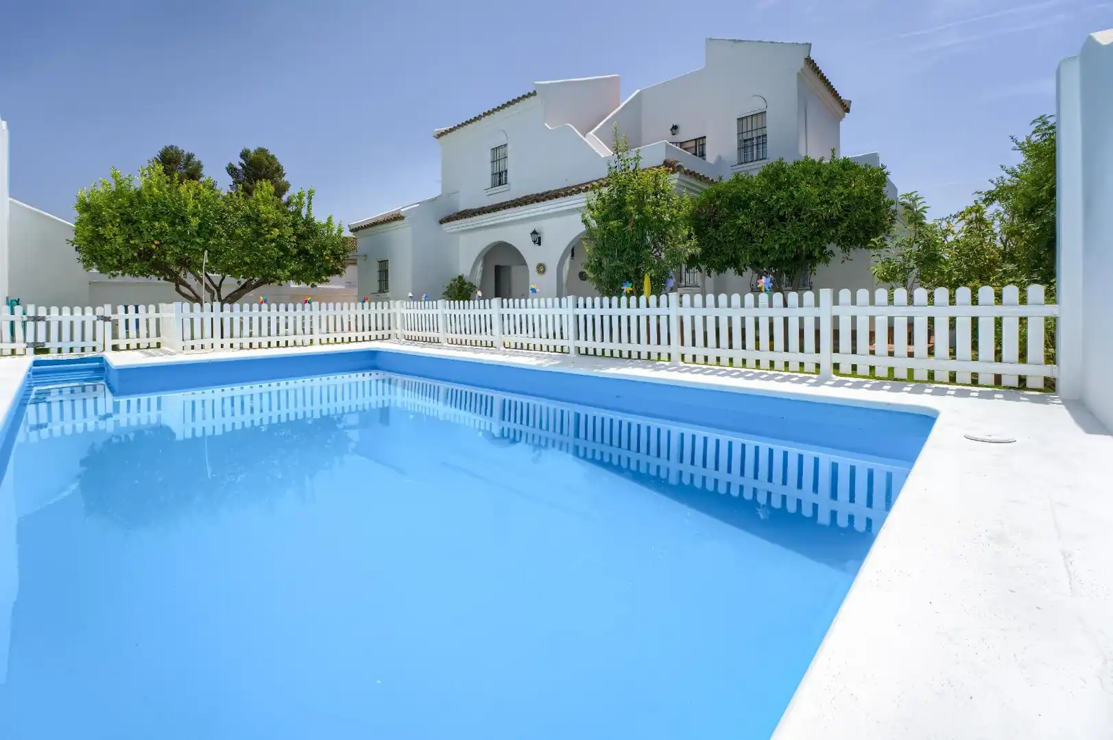 Swimming pool of Houses for sale in Tomares  with Air Conditioner, Heating and Private garden
