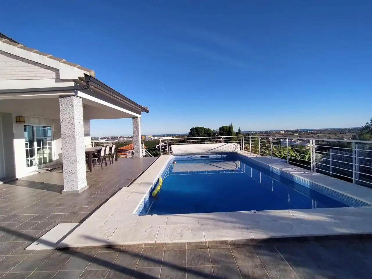 Piscina de Casa o chalet en venta en Oliva con Aire acondicionado, Jardín privado y Terraza