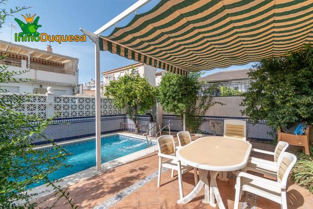 Casa adosada en Venta en Híjar