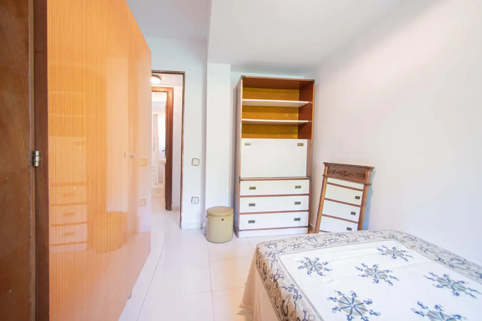 Dormitori de Pis en venda en San Juan de Aznalfarache amb Aire condicionat, Terrassa i Piscina comunitària