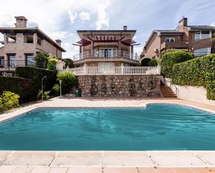 Piscina de Casa o xalet en venda en Torrelodones amb Calefacció, Jardí privat i Terrassa