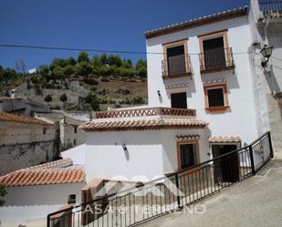 Vista exterior de Casa o xalet en venda en Salares amb Terrassa