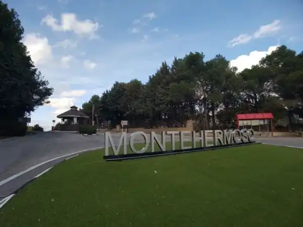 Vista exterior de Residencial en venta en Campo Real