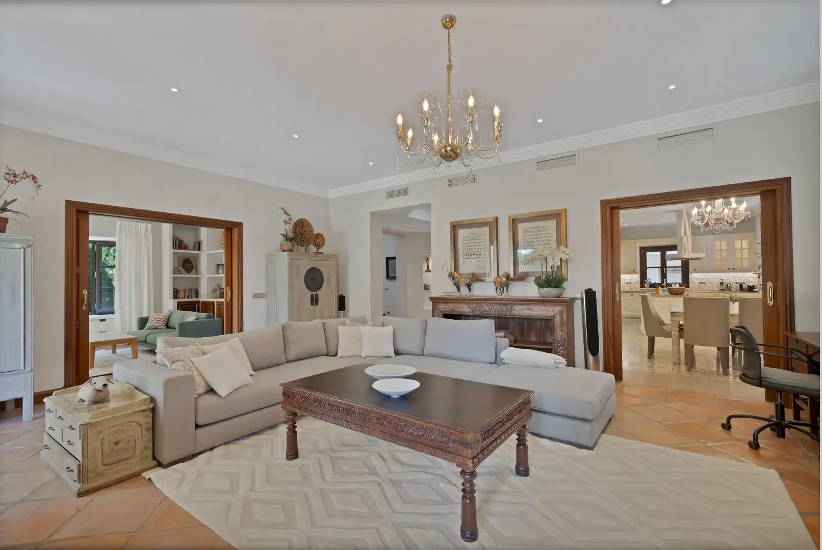 Sala de estar de Casa o chalet en venta en Marbella con Calefacción, Jardín privado y Terraza